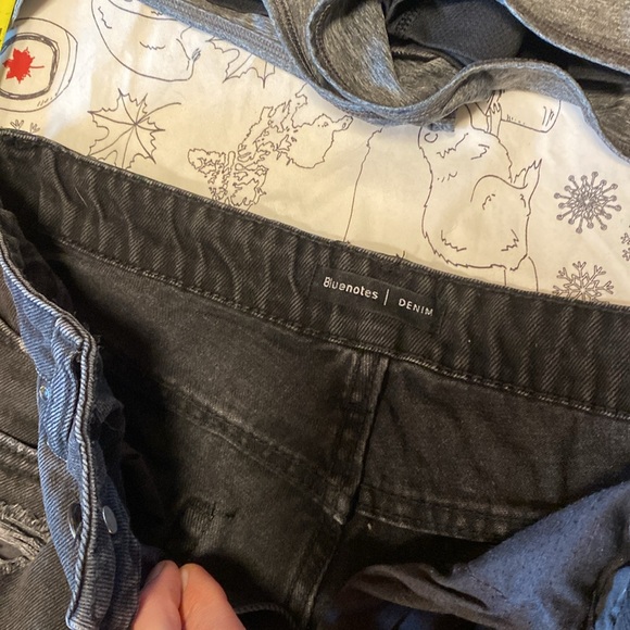 Assorted short shorts - Picture 9 of 13